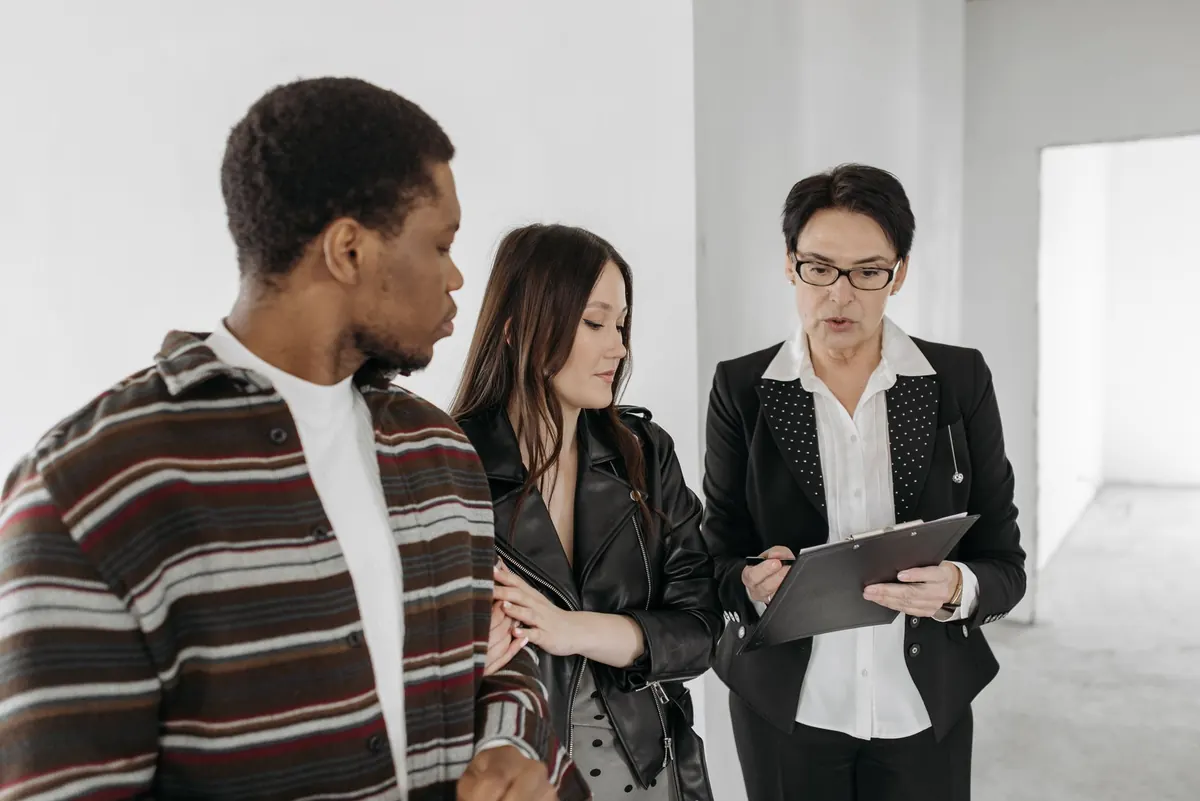 Mews Property Viewing Checklist: What to Inspect Before Making an Offer